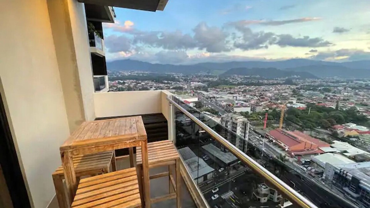 El Prado Apartment | NEST suite 22nd floor