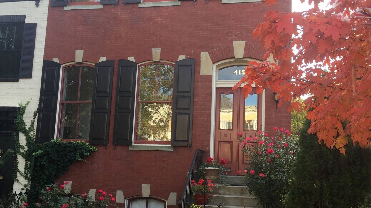 Capitol Hill Bed & Breakfast | NESTLED IN PRIME CAPITOL HILL LOCATION - STEPS AWAY TO EVERYTHING!