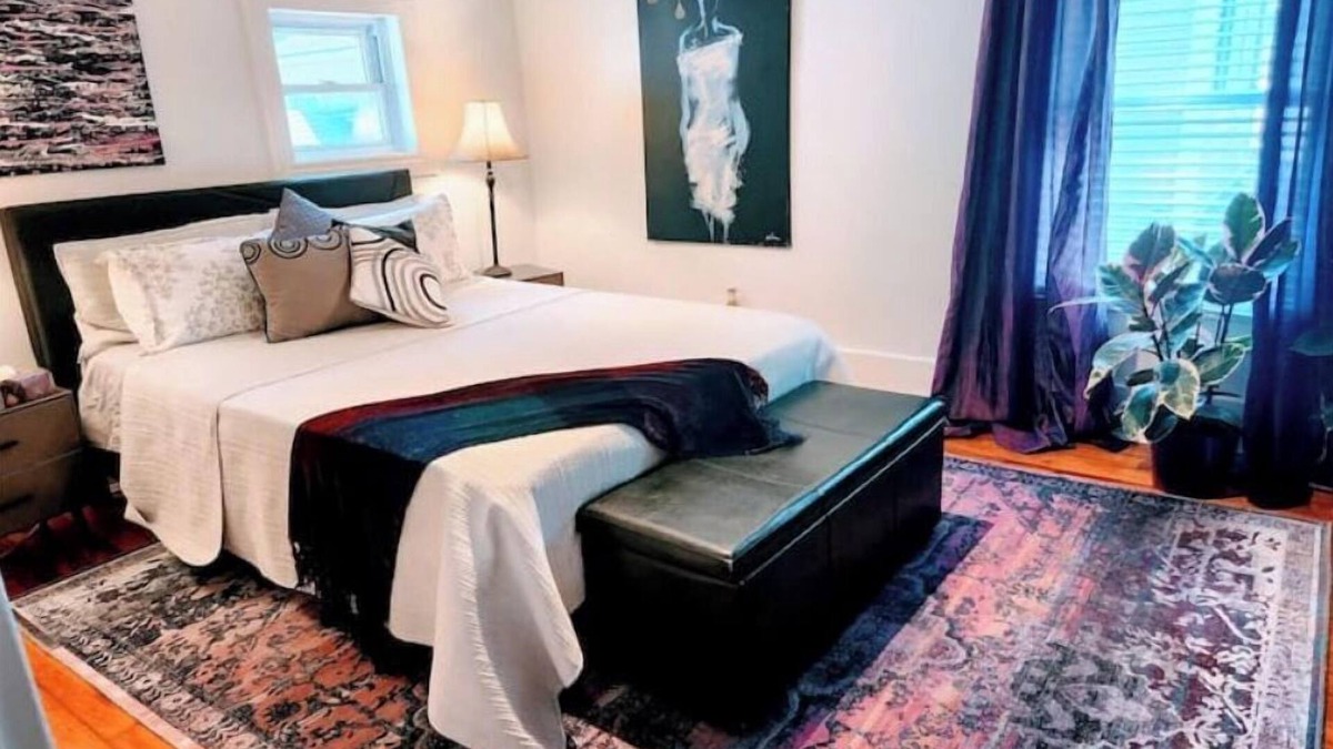 Jordan Apartment | Nestled in the heart of Wine country, on the Main St. in the Village of Jordan