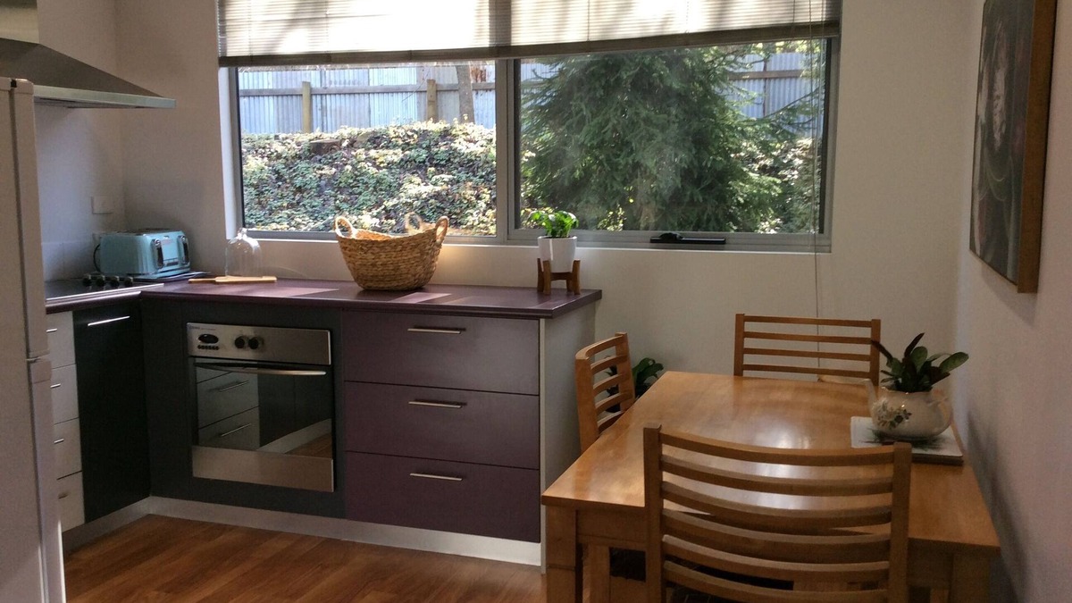 Ulverstone Apartment | Nestled on the picturesque Leven River