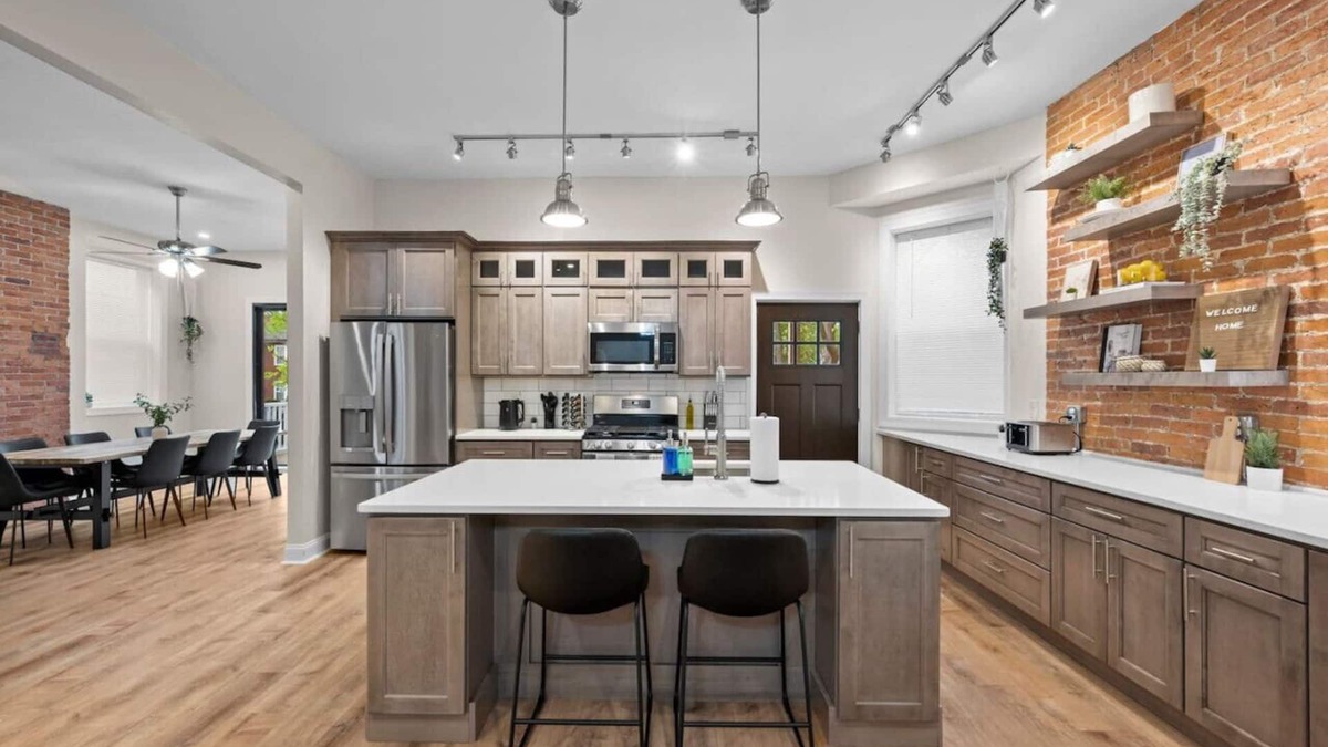 Point Breeze North House | Netflix+Free Parking+BBQ+Games Near Bakery Square