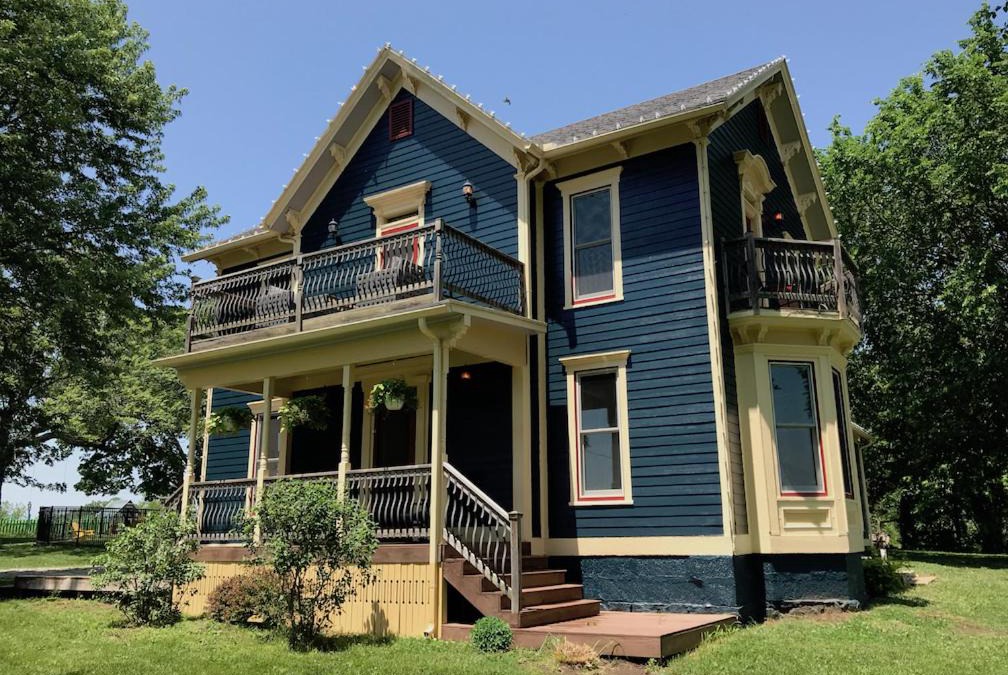 Fontana Bed & Breakfast | Netherfield Natural Farm