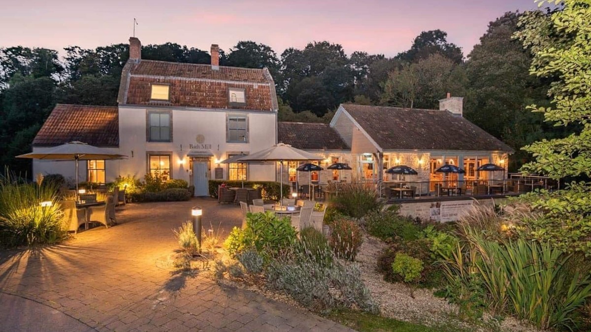 Newton St Loe Ski Chalet | Netherfield Watersedge Lodge