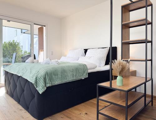 Freilassing Apartment | NEU! BeSSa Homes Deluxe Apartment 6 Personen Klima Garten King Size Betten