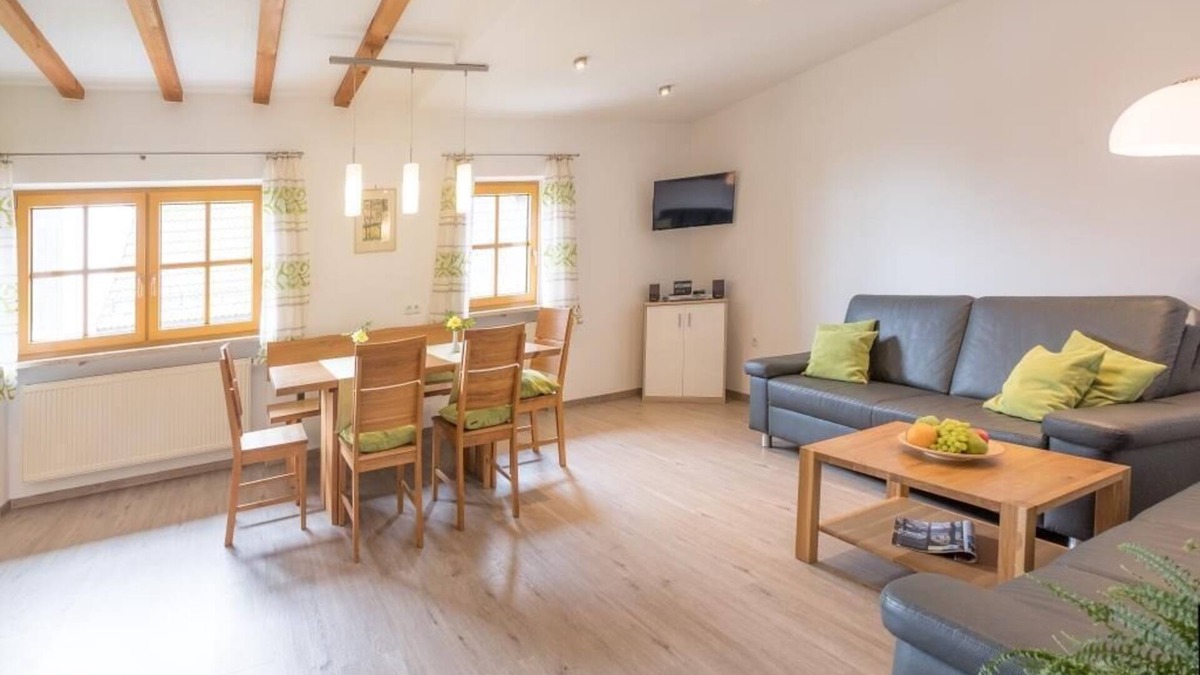 Wunsiedel Apartment | Neu gestaltete Ferienwohnung für bis zu 5 Personen