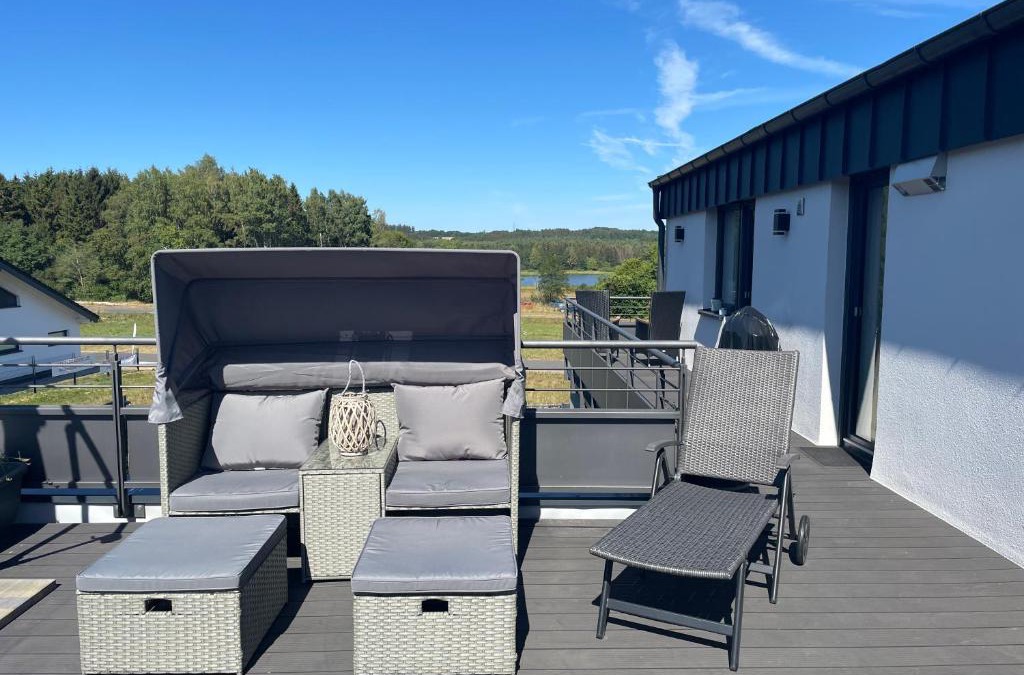 Ulmen Apartment | #NEU l Seeblick l NETFLIX l BOXSPRING l NESPRESSO l e-TÜR l Terrasse l 82m2