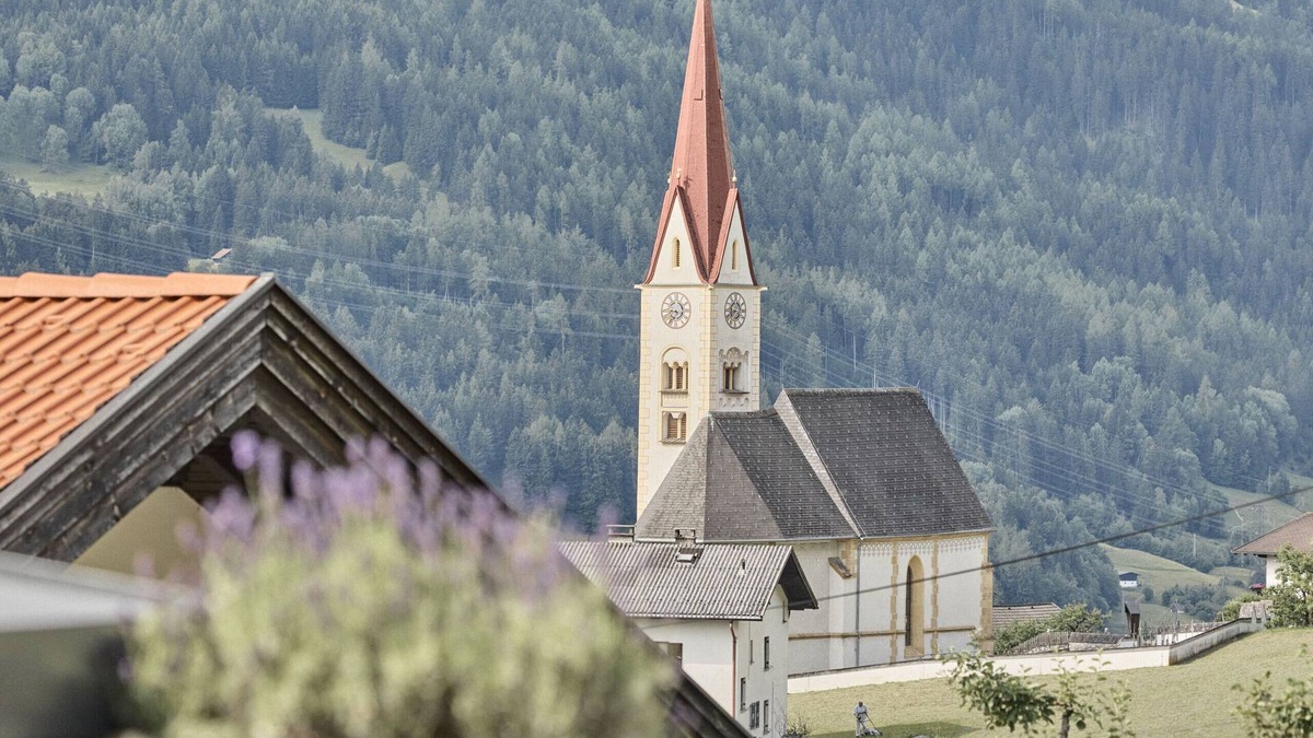 Stanz bei Landeck Apartment | Neu Saniertes Apartment 1 mit Terrasse