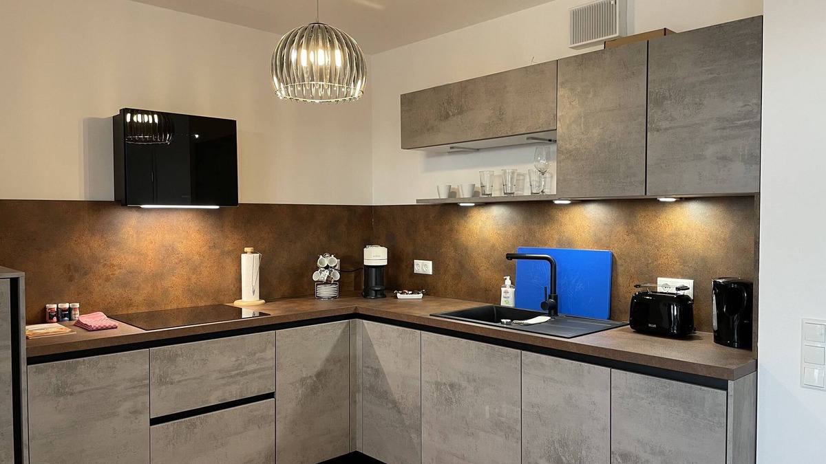 Schirmitz Apartment | Neue Dg-wohnungparkplatzaufzugbalkonnetflix