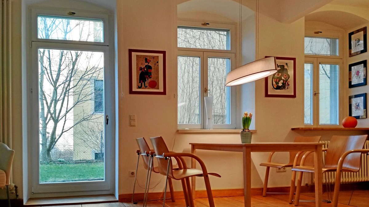 Outer Neustadt Apartment | Neustadt-Paradies, apartment with terrace in the Kunsthofpassage