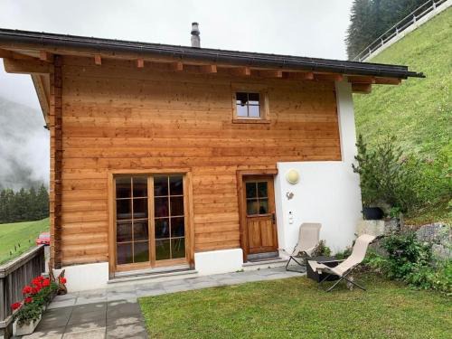 Monstein House | Neuwertiges 2 Zi Ferienchalet 55M2