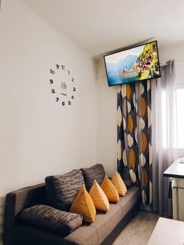 Freiberg am Neckar Apartment | Neuwertiges Apartment mit schnellem WLAN, Glasfaser, Kostenlose Privatparkplatz auch für Transporter geeignet R8
