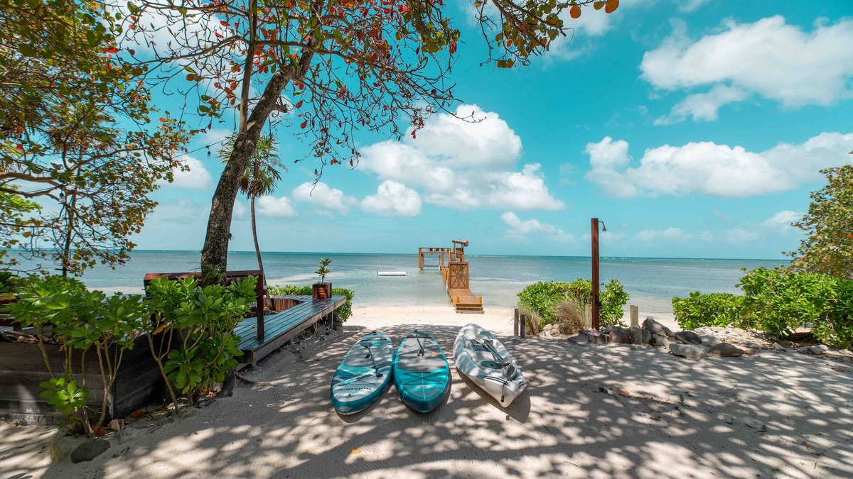 Dixon Cove House | Never Winter Beachfront 3 Bedroom House with Private pool