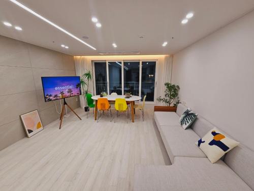 Bucheon Apartment | New 패밀리 & 친구 여행 모임 청결하고 쾌적한 넓은 신축아파트 주차 편리 쓰리룸