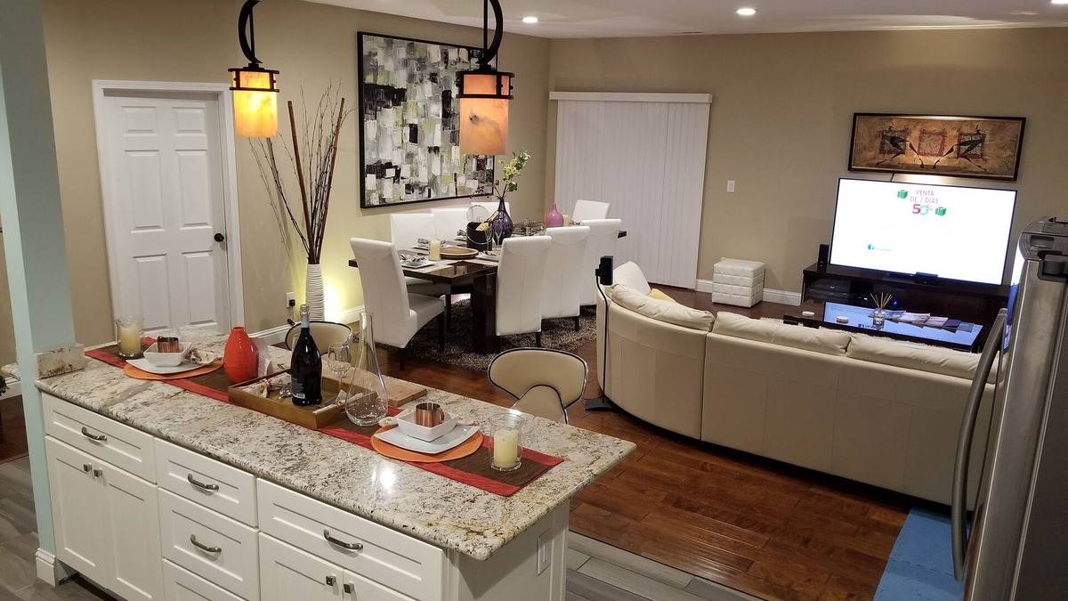 Pleasant Hill House | NEW 1,200sf Cons. Modern, Open Floor Plan, Comfort