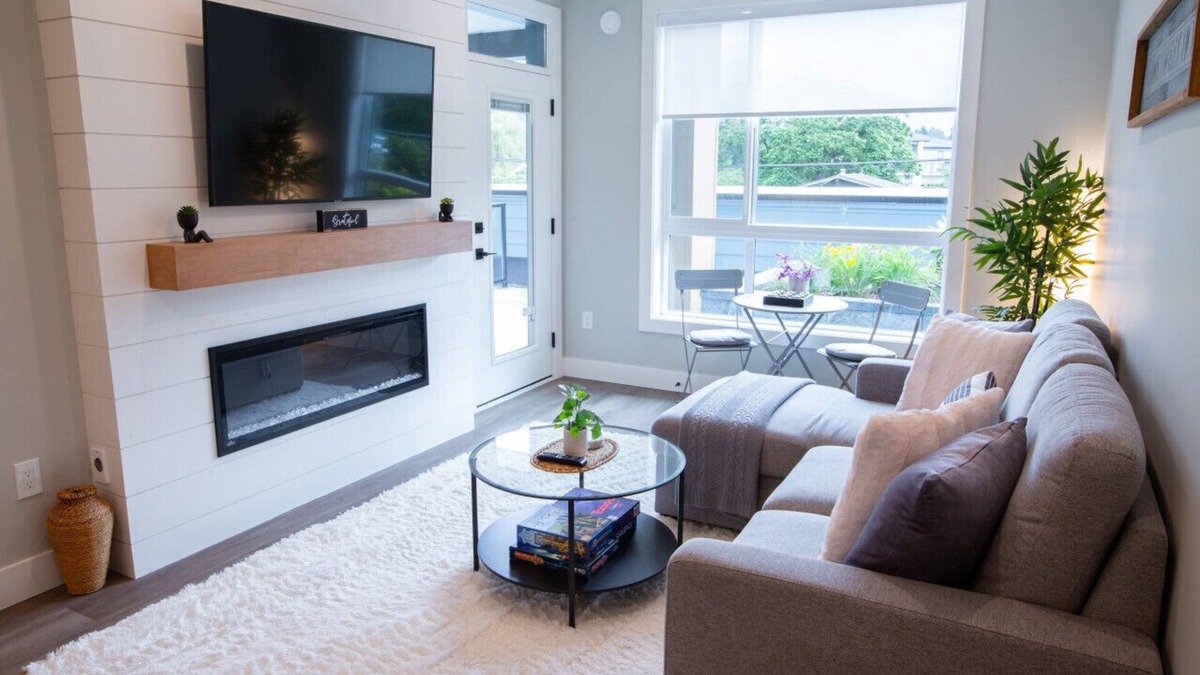 Harrison Hot Springs Condo | New 1 Bed Condo with Mtn Views