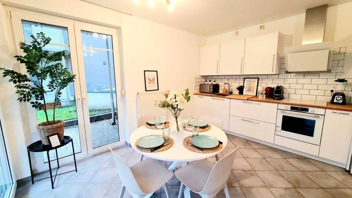 Cents Apartment | New 1 Bedroom Flat with Balcony & Garden