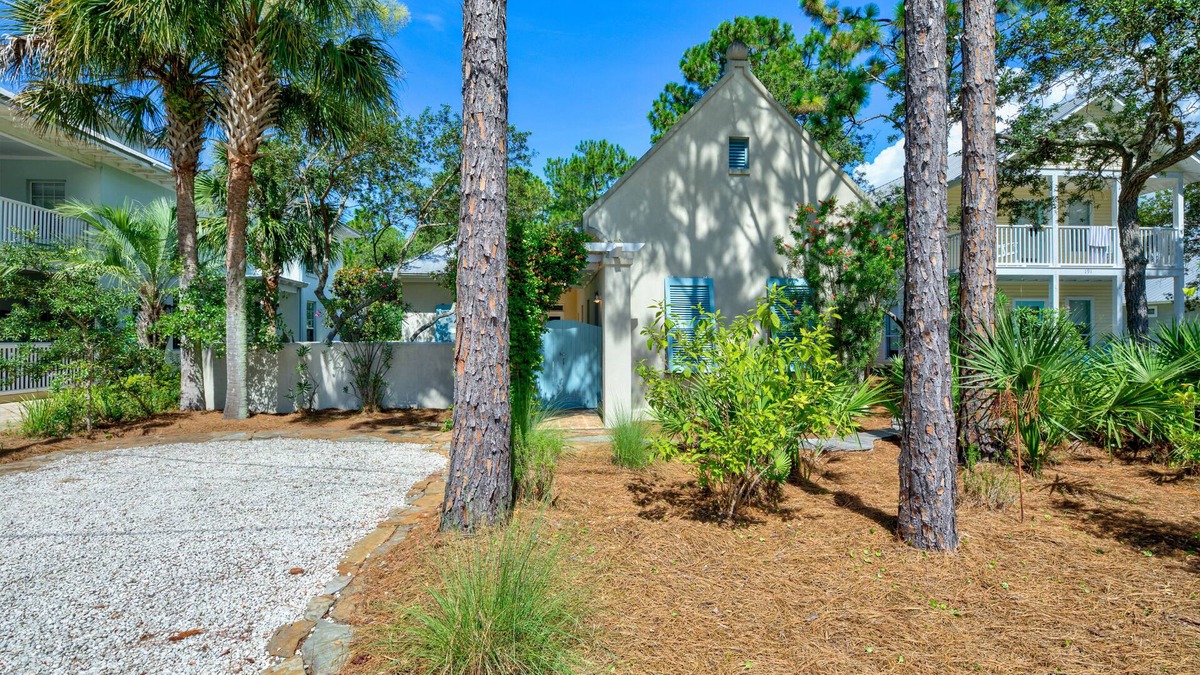 San Juan House | NEW - 1 mile to Seaside, steps to the beach - 3/2 home w/pool on quiet street