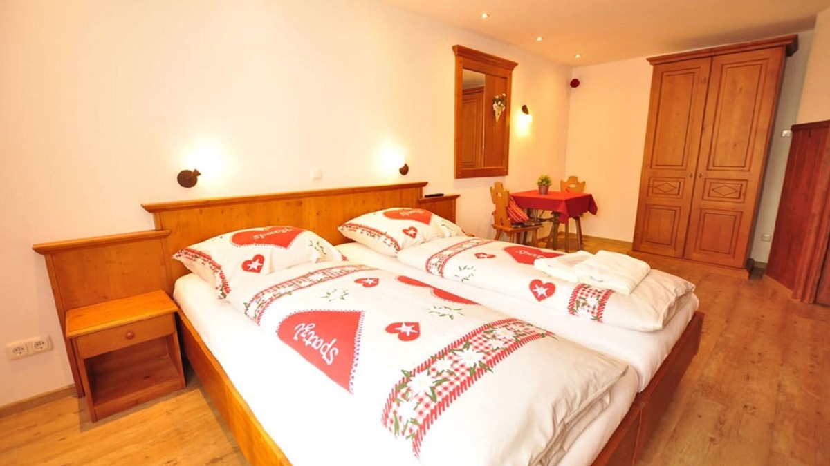 Unterjoch Apartment | New, 106m² 4 * apartment including use of wellness area + guest card