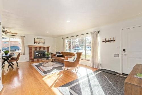 Littleton House | NEW! 1958 Chic Mid-Mod House