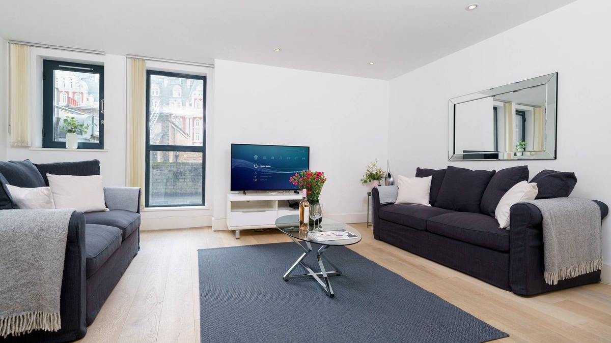 Covent Garden Apartment | New! 1Bedr/3 Beds/1 Bath Covent Garden