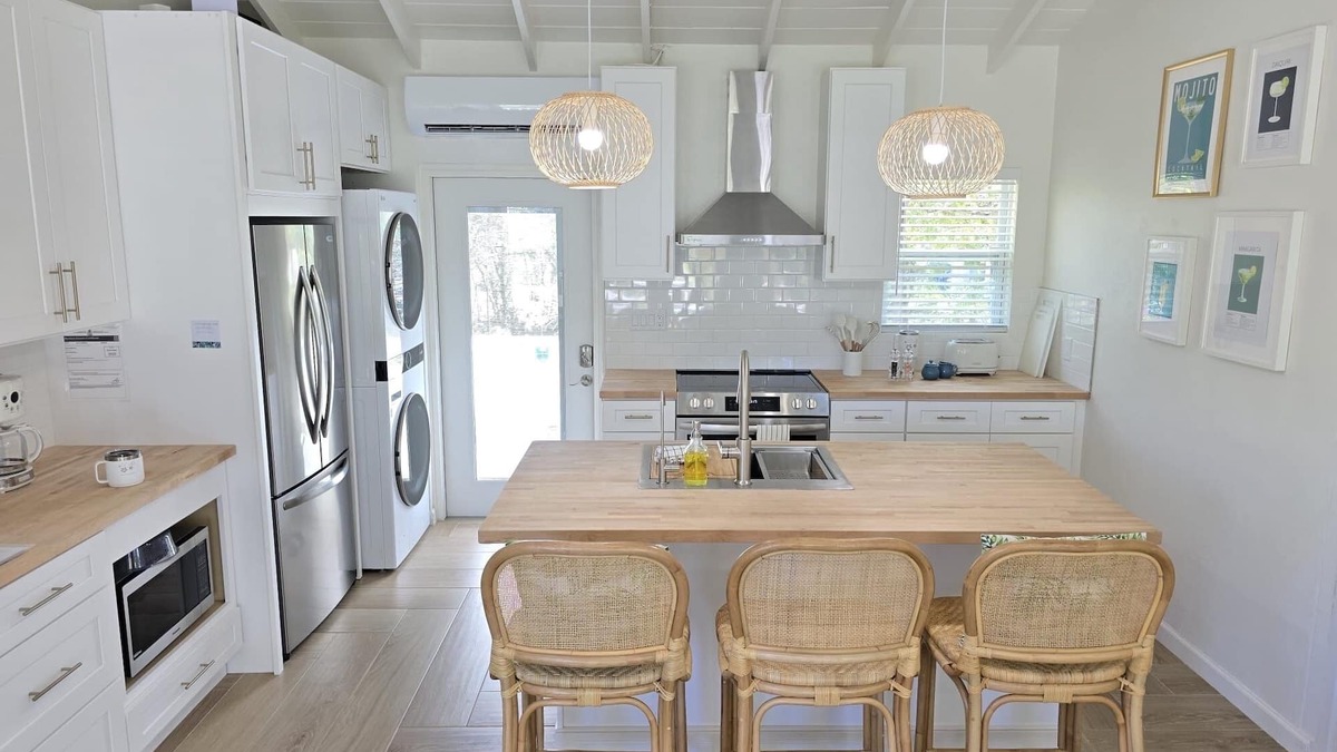 Great Exuma Villa | NEW 2 bdrm Sunset Villa on 1+ acre tropical garden directly on Hoopers Beach