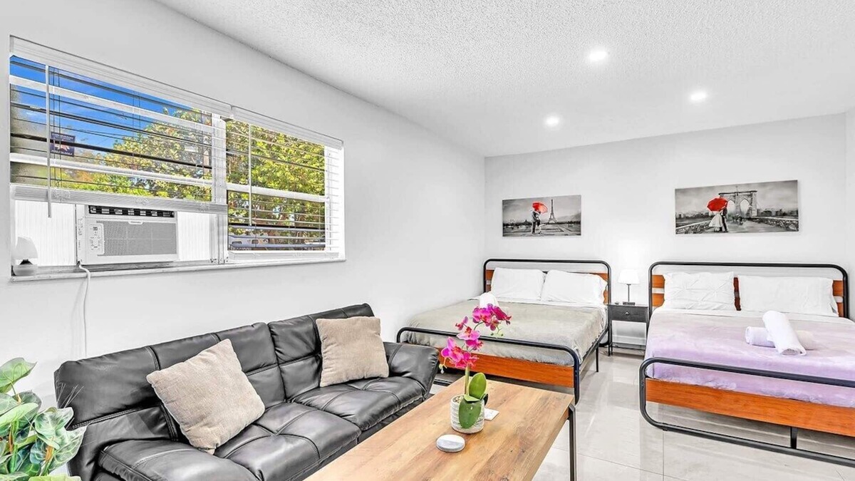Royal Poinciana House | NEW 2 Bed Studio close to Beach & Casino HA04