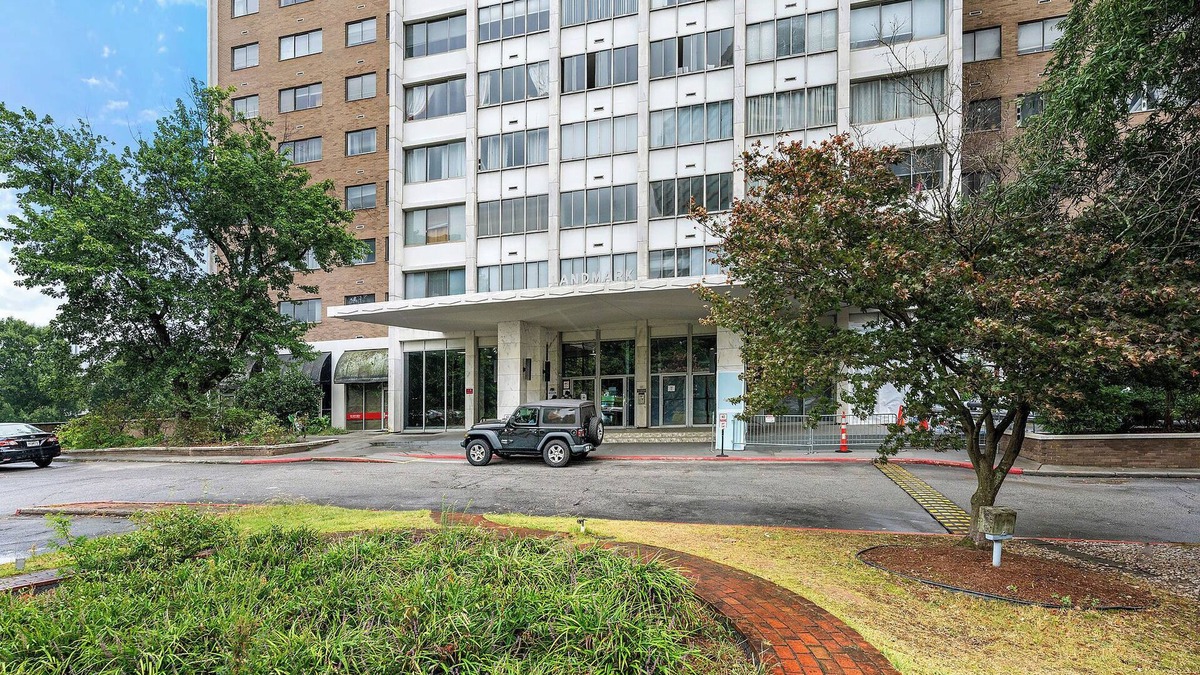 Peachtree Center Apartment | New 2 Bedrooms Rise Condo Downtown Atlanta