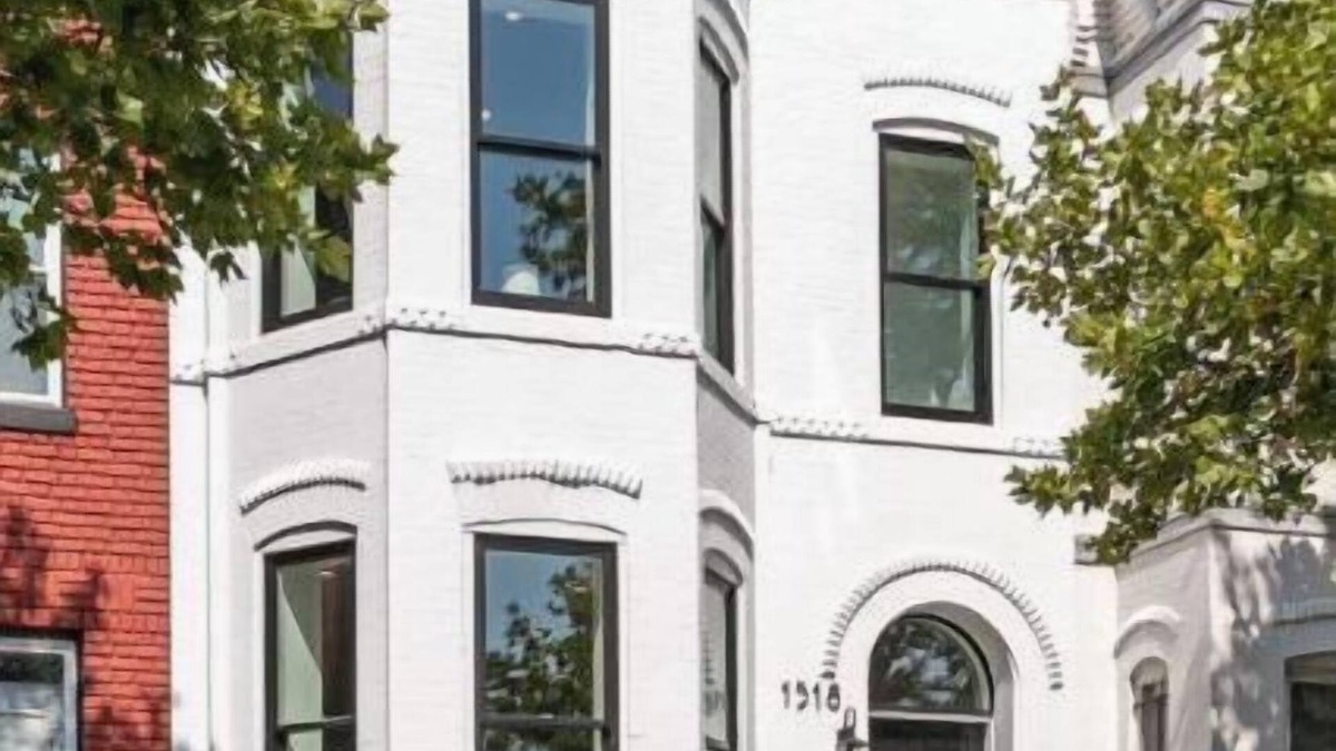 Shaw Apartment | New 2 BR APT: amazing location, spotless, free private parking.
