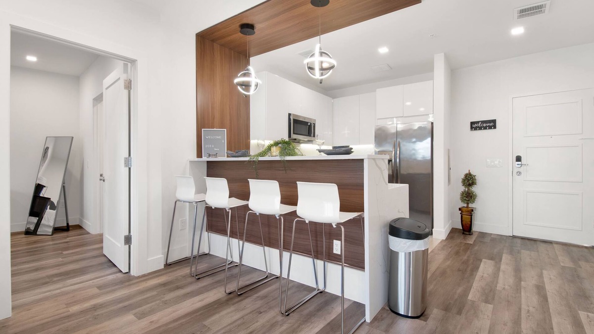 Central Business District Apartment | NEW 2 Queen Luxury Spacious Bed 2 Full Bath 🛁 Near EWR Airport✈️Prudential🏙NYC🌆