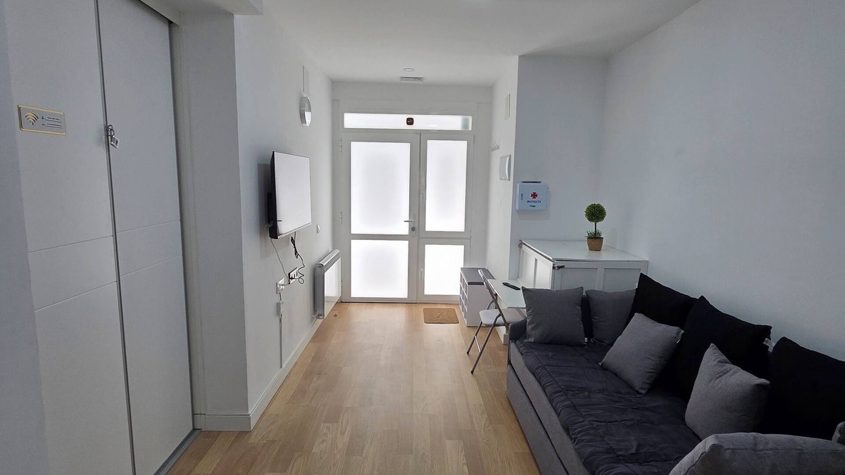 Leganes Apartment | New 20 minutes from the center of Madrid