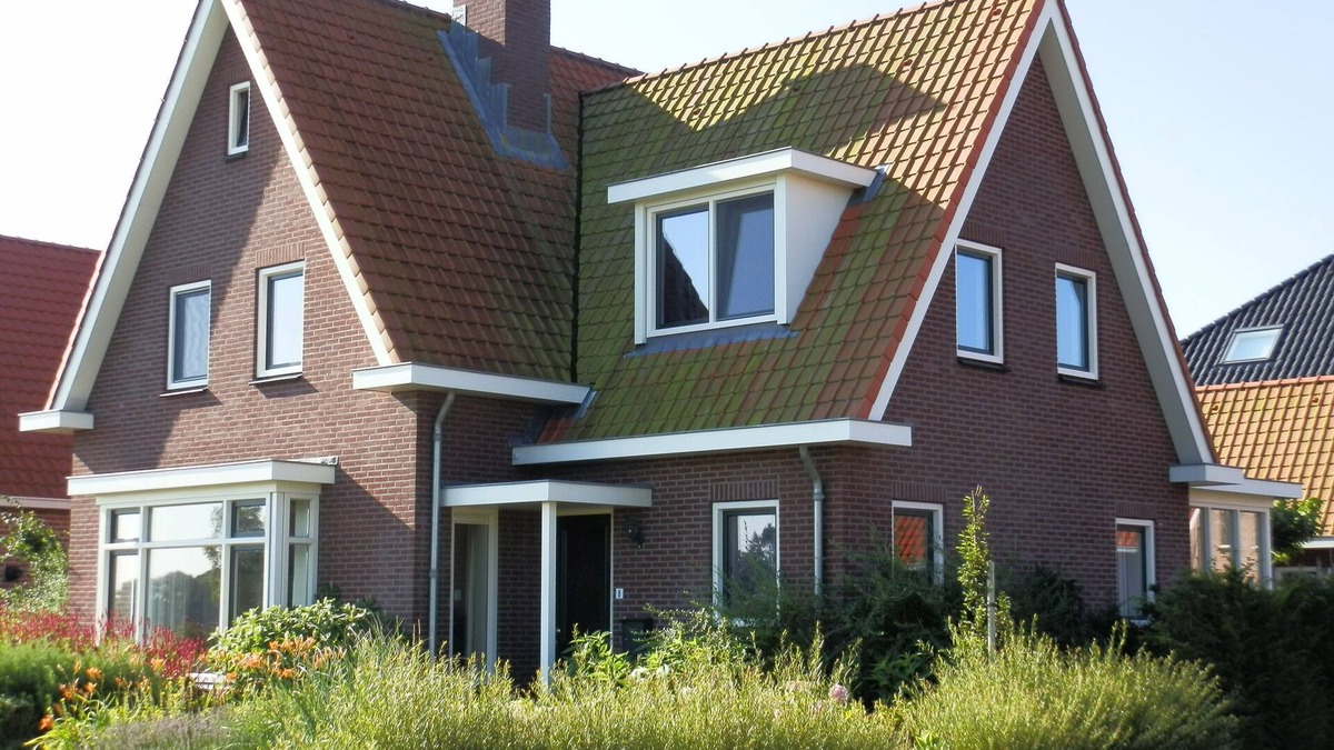 Grijpskerke Apartment | New 2012 luxury holiday apartment in quiet village in the center of Walcheren.
