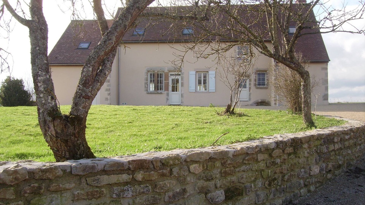 Thury House | NEW 2016: BEAUTIFUL, FULLY RENOVATED FARMHOUSE 150M2, NEAR BEAUNE, WINEYARDS, A6