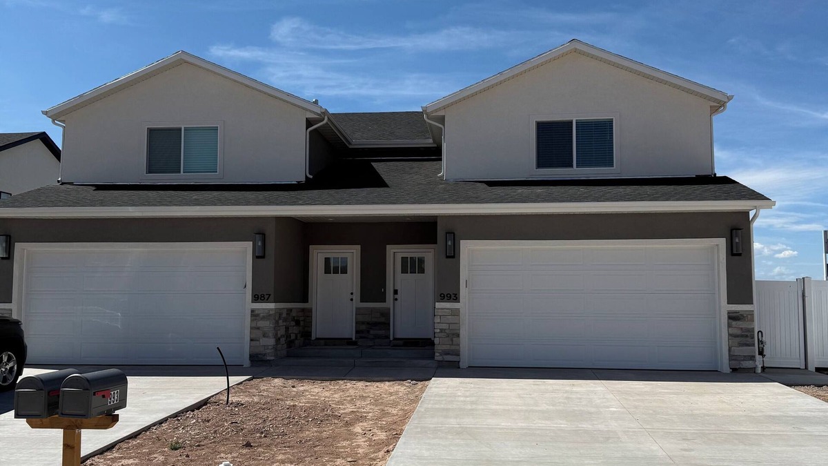 Richfield House | NEW 2025 3-bedroom 2.5 bath twin home in Richfield Utah with 2 car garage