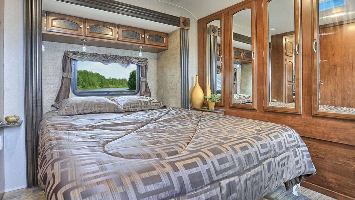 Buchanan House | New 27" Limited Edition RV
