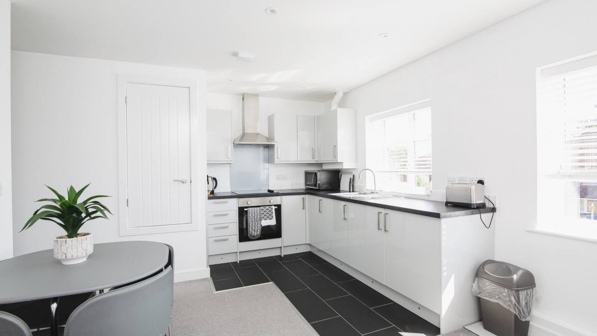 Didcot Apartment | NEW 2BD Pontact Flat in the Heart of Didcot
