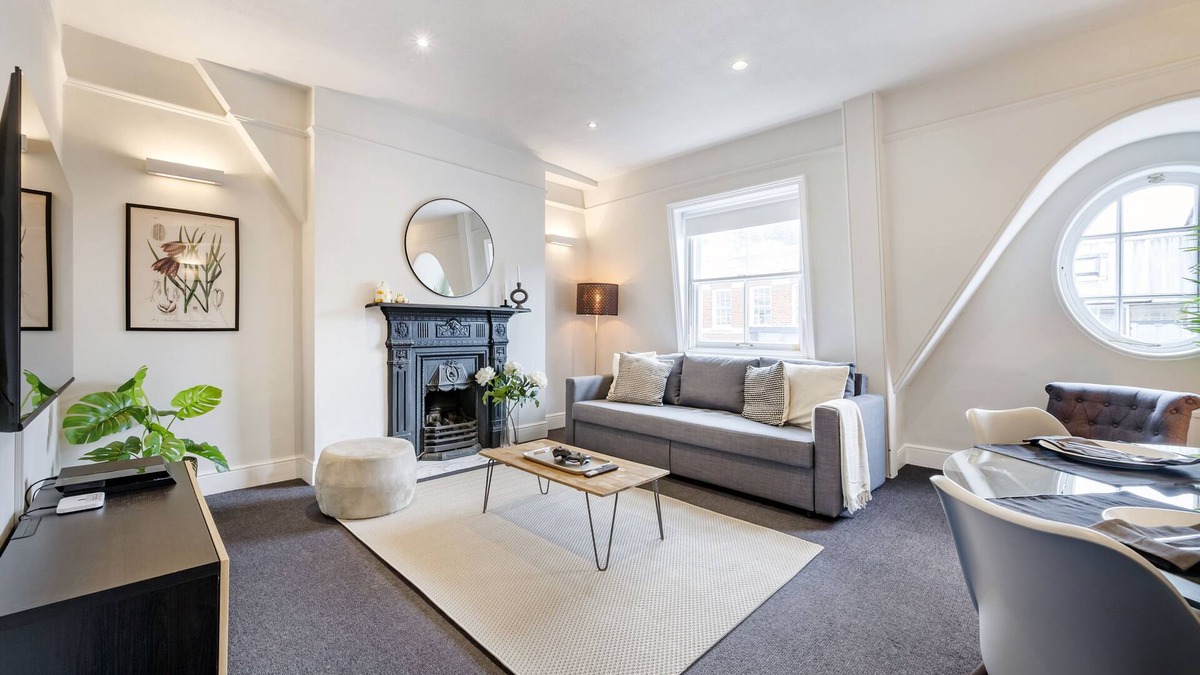 Covent Garden Apartment | NEW! 2Bed/3Beds/2Bath/Cov Gd Piazza/1 min subway