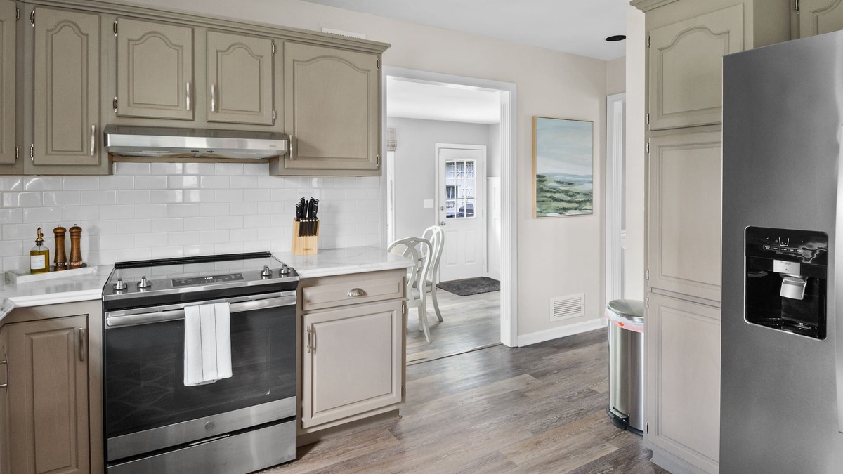 Crestwood House | NEW- 2Kings+HotTub+FirePit