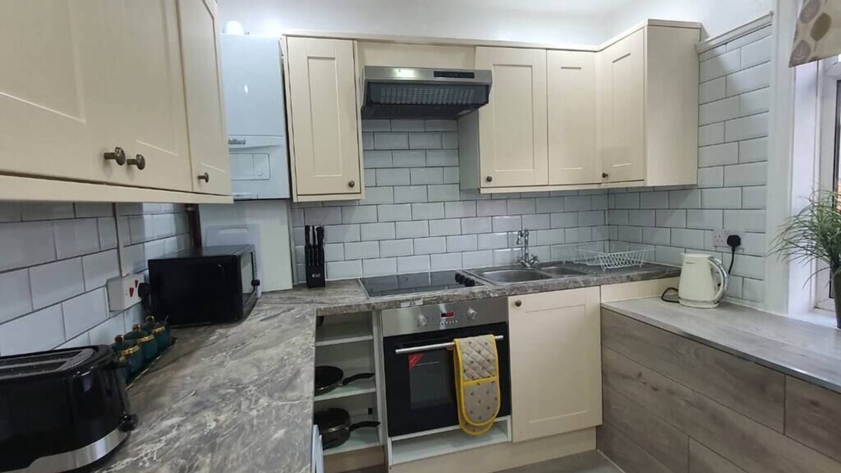 Wyken Apartment | *New 3 bed in Coventry- DISCOUNT FOR LONG TERM*