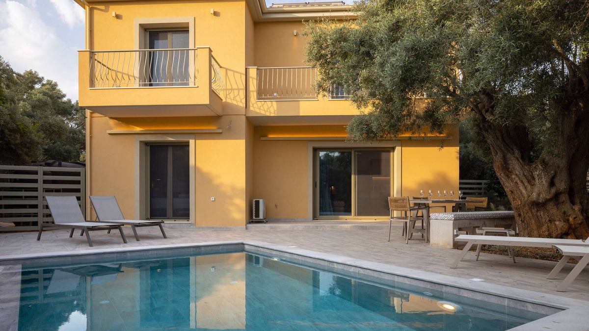 Tsoukaladhes Villa | New 3-bedroom modern villa with private pool, surrounded by olive trees.