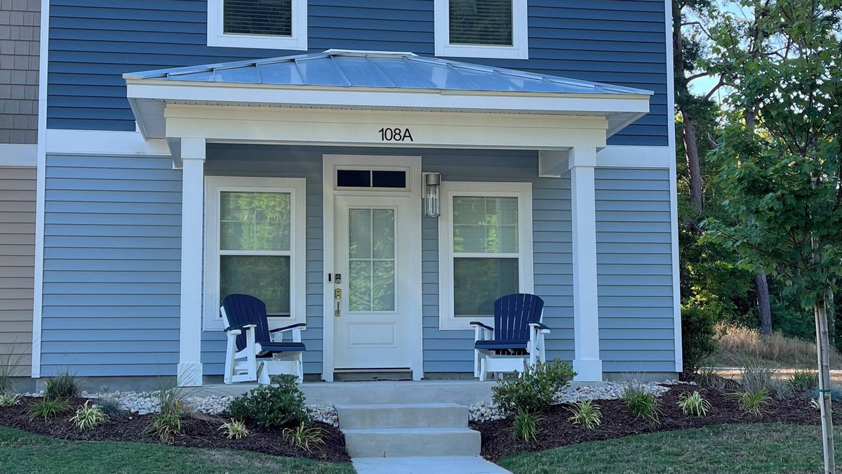 Jarvisburg House | New 3-bedroom townhome near OBX beaches with a community pool . Outside lounge