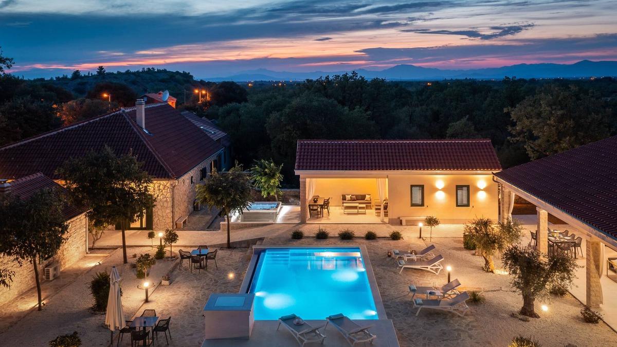 Razvode House | NEW! 3 bedrooms, 2 bathrooms within WINERY, infinity pool, vineyard view