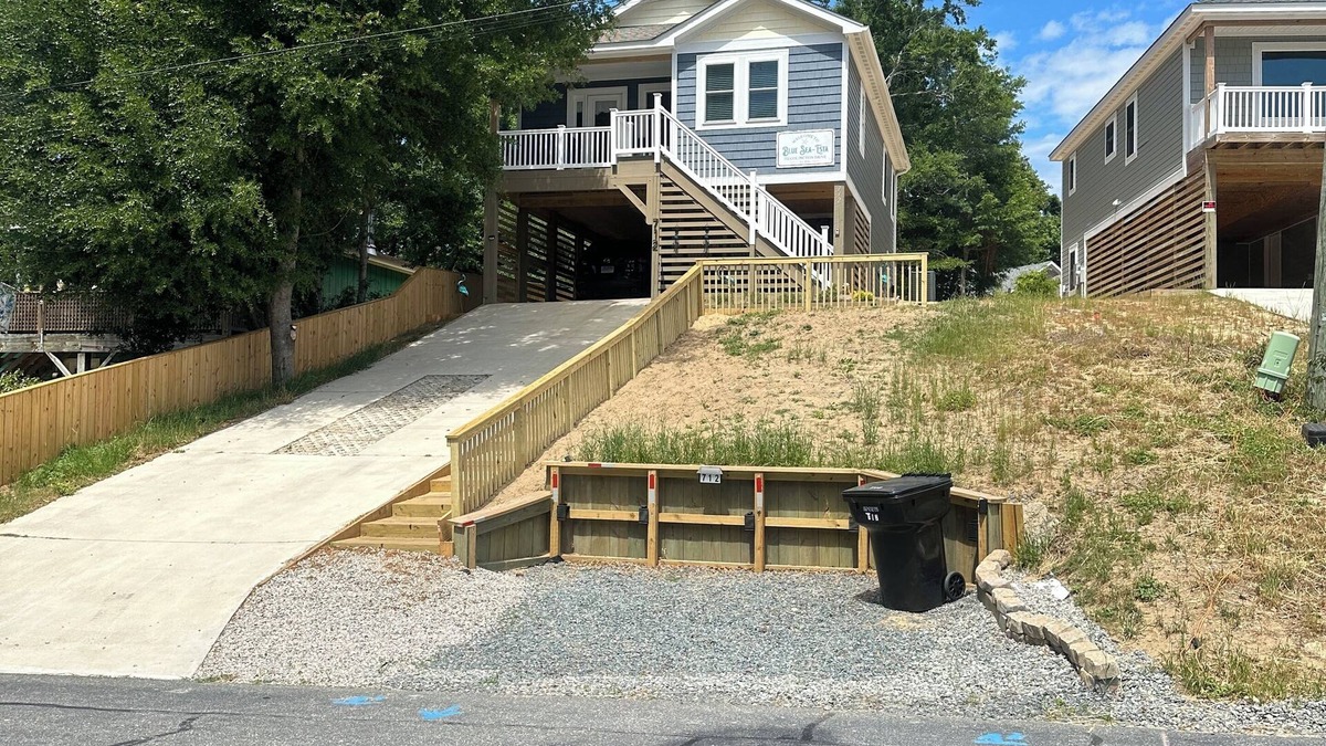 Colington Harbour House | New 3-BR house in the gated community of Colington Harbour, Kill Devil Hills, NC