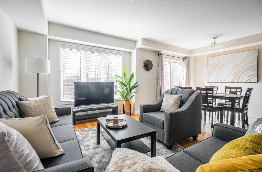 Thorold House | New 3BR Townhouse, Minutes to Niagara Falls and Brock University by GLOBALSTAY