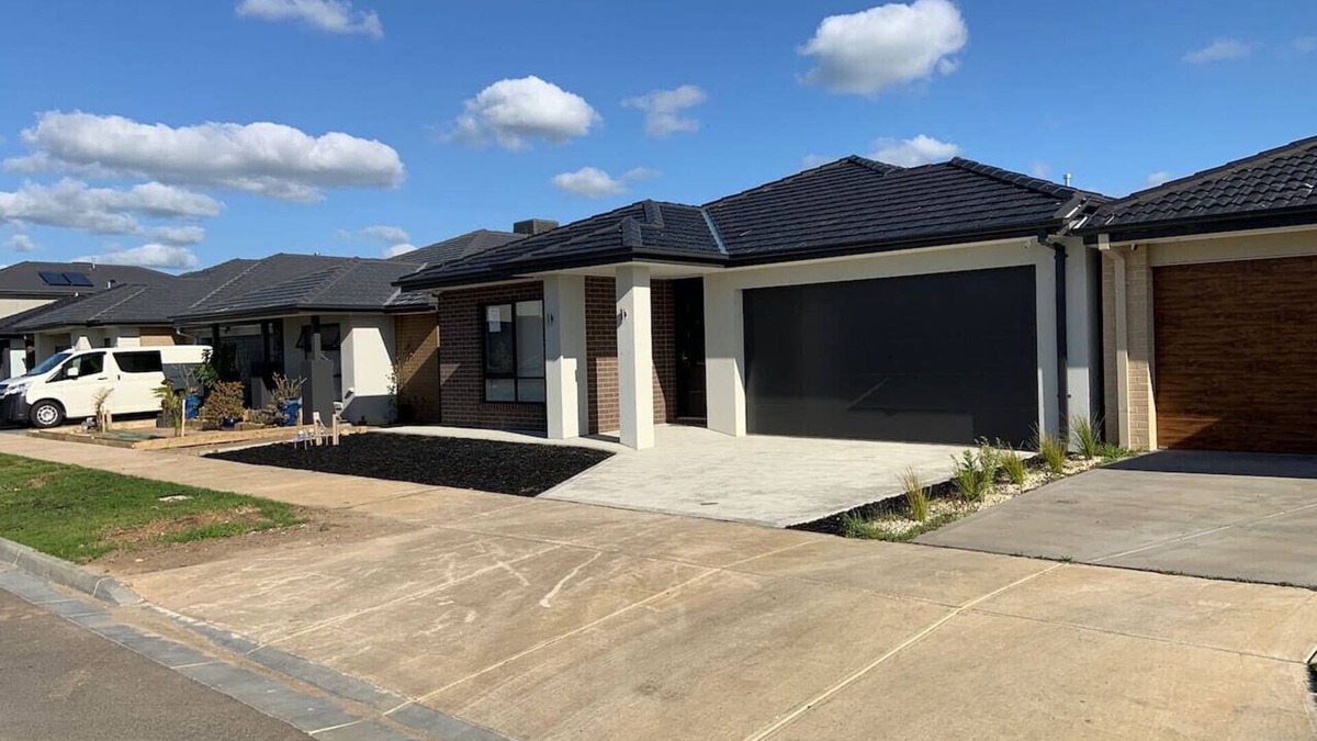 Clyde House | New 4.5 BR Modern Home @Clyde