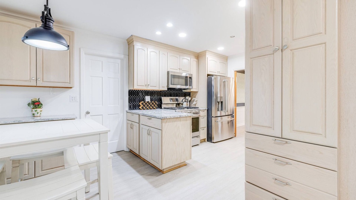 Charleston House | NEW* 4 Bedroom Retreat in North Charleston
