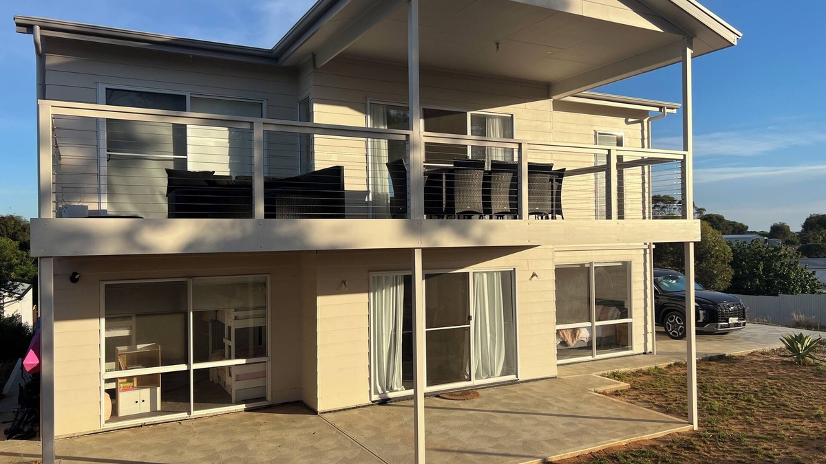 Alexandrina House | New 4BR house in Clayton Bay