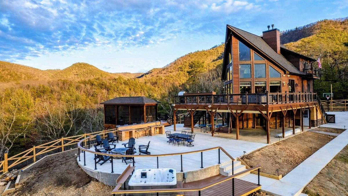 Milam Cabin | NEW 5BR Luxury Retreat with Panoramic Views