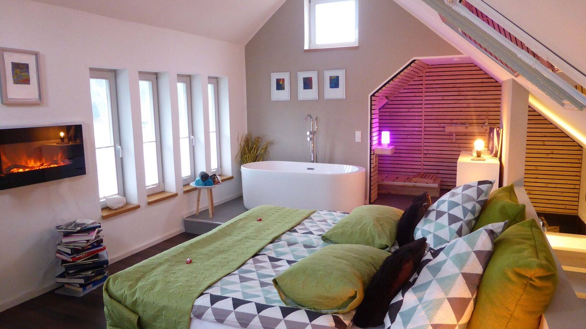 Siedlinghausen Apartment | New 84sqm vacation apartment with wellness shower and sauna