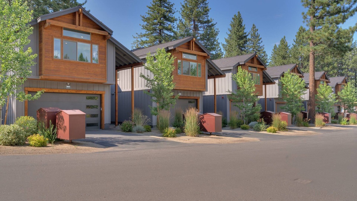 Y Area House | NEW! AC, Hot Tub, Grill, Newly Built, Open Floor Plan, Wifi, 3 of 6 – Emerald Bay Oasis
