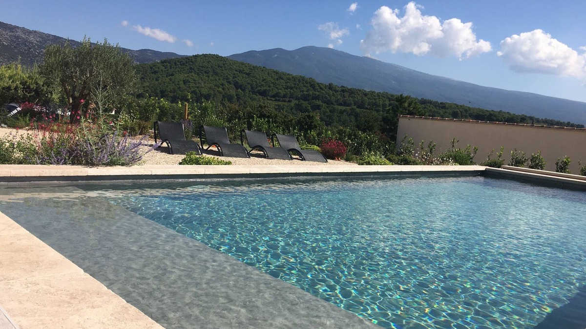 Crillon-le-Brave House | New air-conditioned loft style house with heated pool